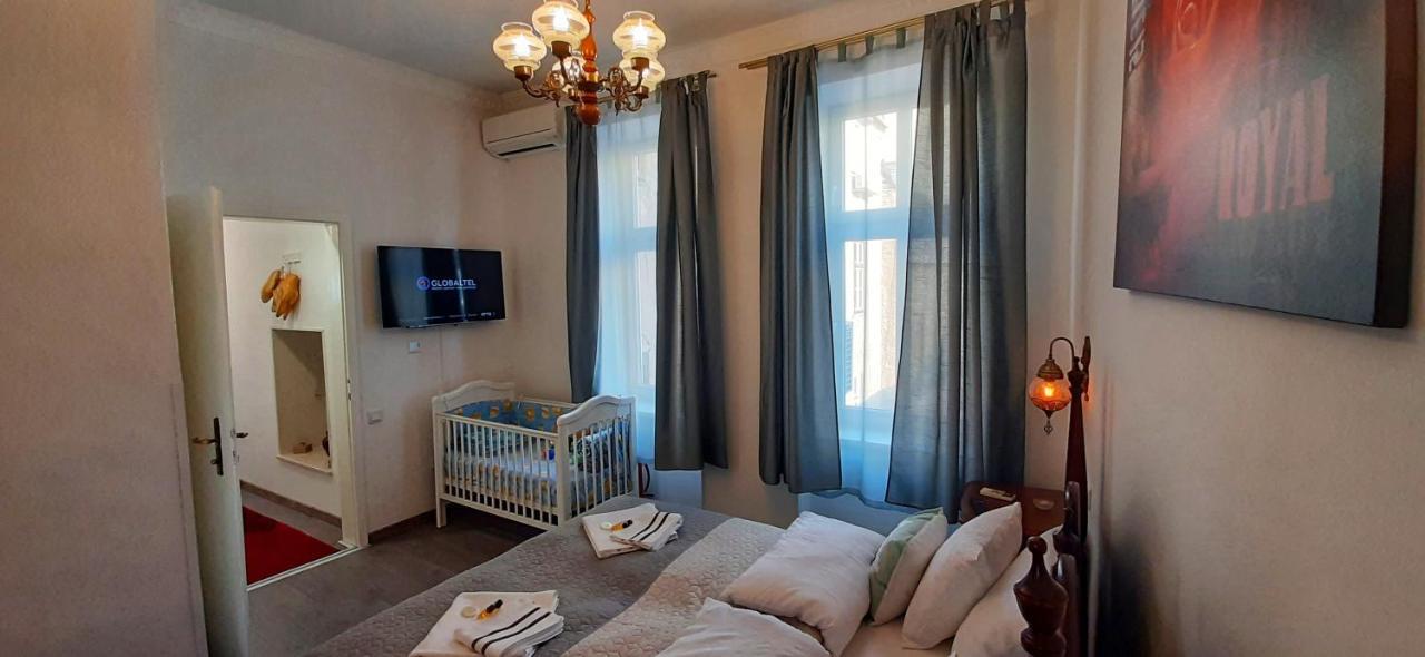 Crown Apartamento Saraievo Exterior foto